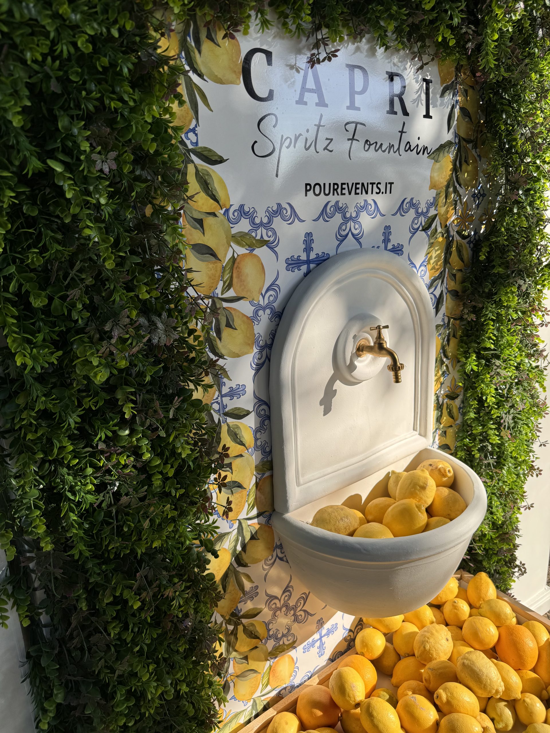 Capri Spritz Fountain Castello Il Palagio Wedding - Pour Events